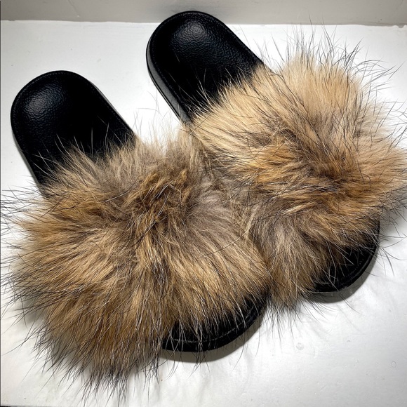 Fluffy Fur Slides - Picture 2 of 2